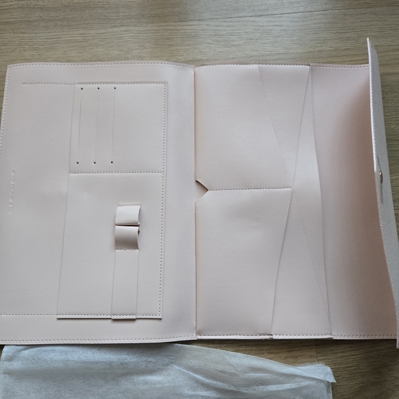 Glass Ladder & Co Vegan Light Pink Folio - Picture 5 of 10